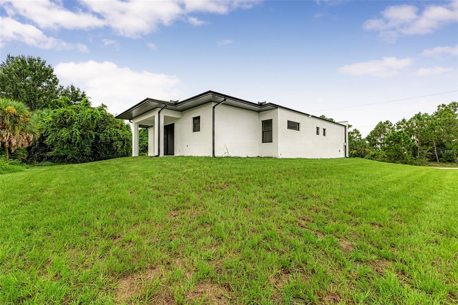 13332 Boabadilla Ln Property Photo 49