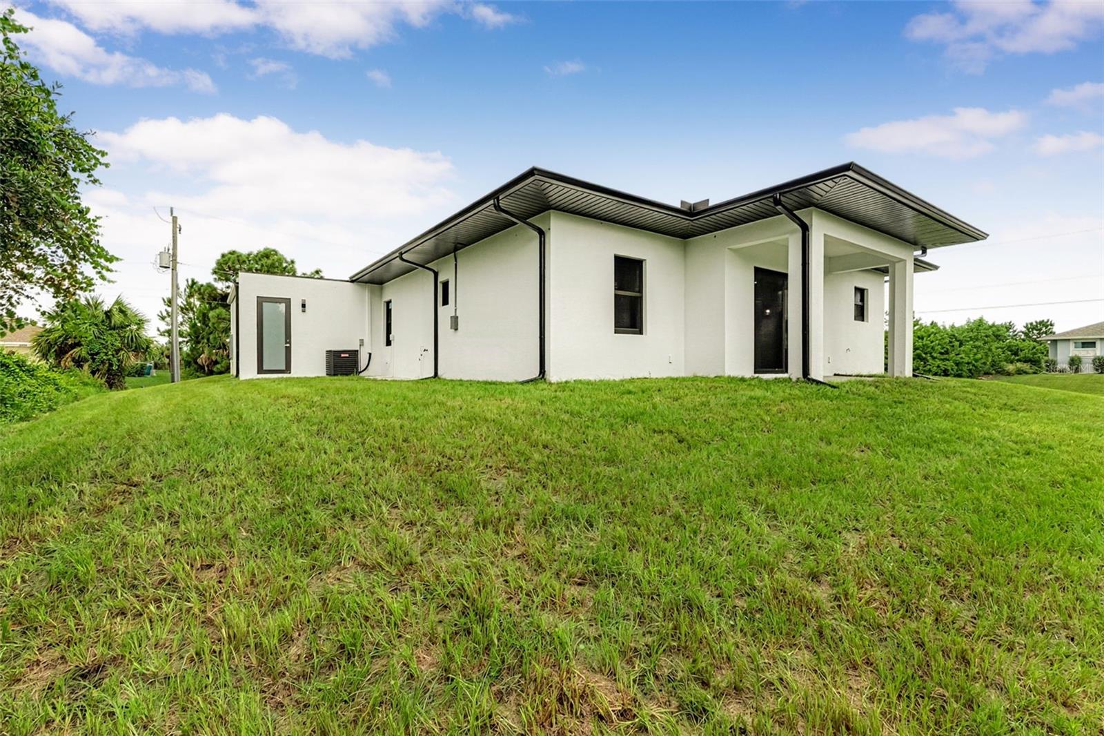 13332 Boabadilla Ln Property Photo 50