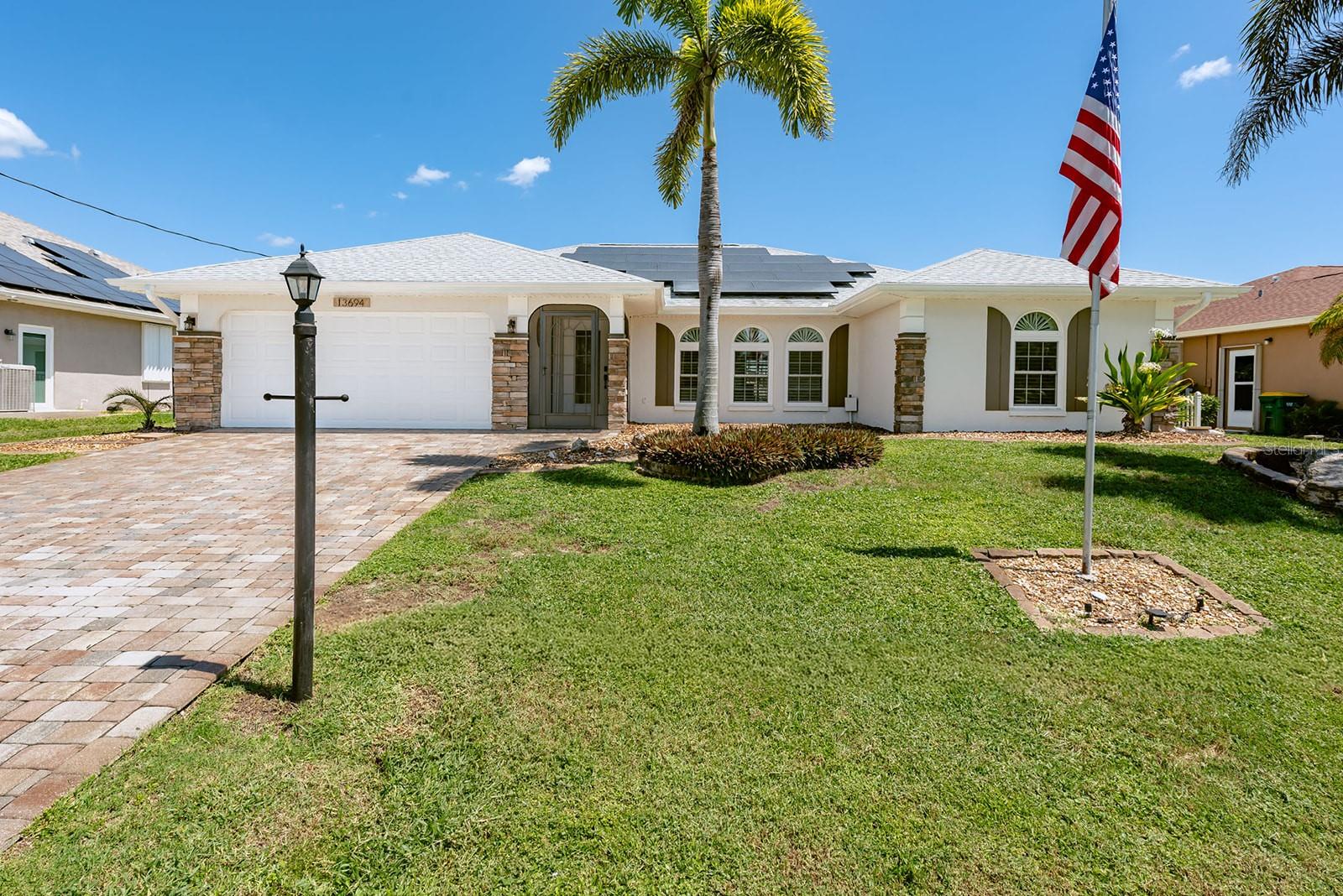 13694 Begonia Cir Property Photo 1