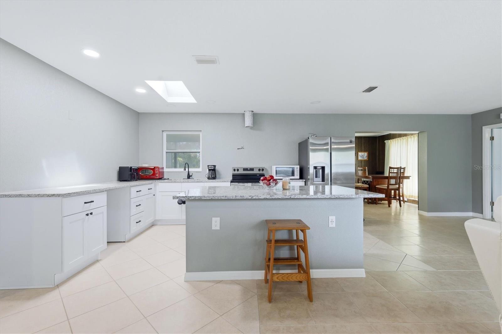 15231 Chamberlain Blvd Property Photo 10