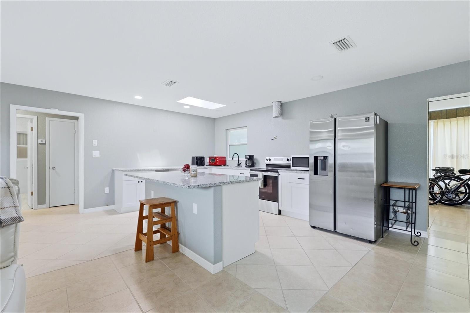 15231 Chamberlain Blvd Property Photo 11