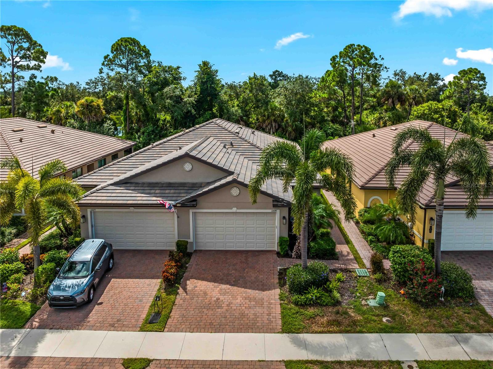 12099 Firewheel Pl Property Photo 3