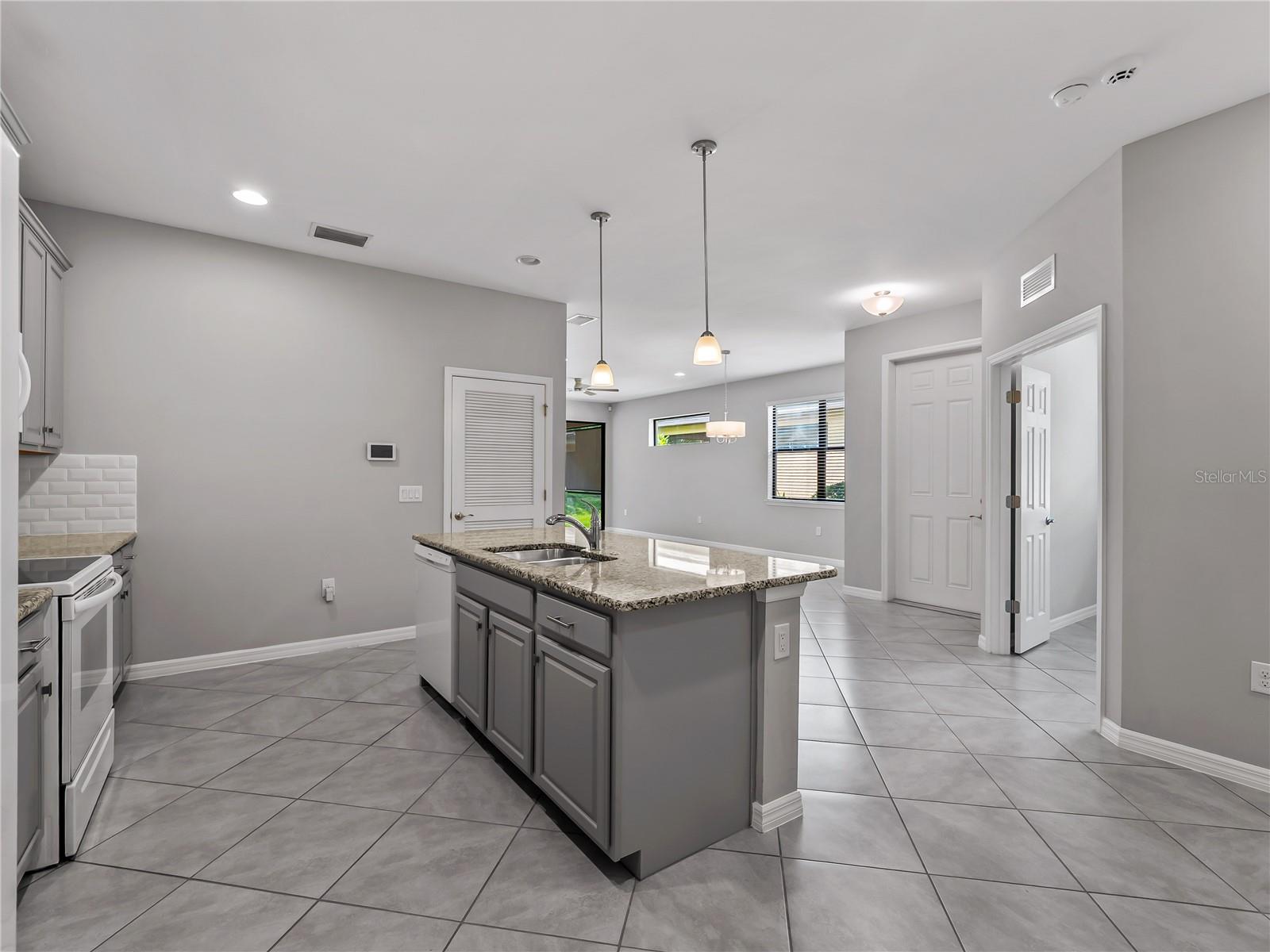 12099 Firewheel Pl Property Photo 16