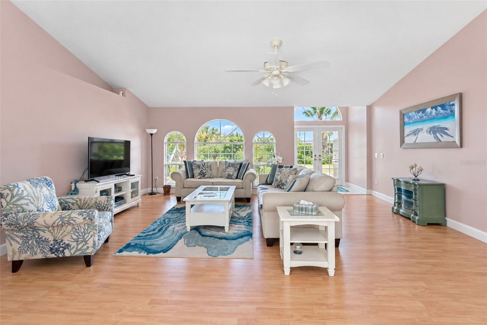 2067 Omega Ct Property Photo 6