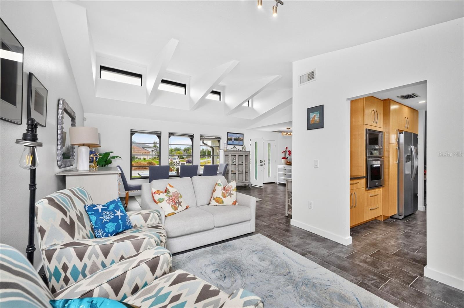 2459 Dixon Ter Property Photo 9