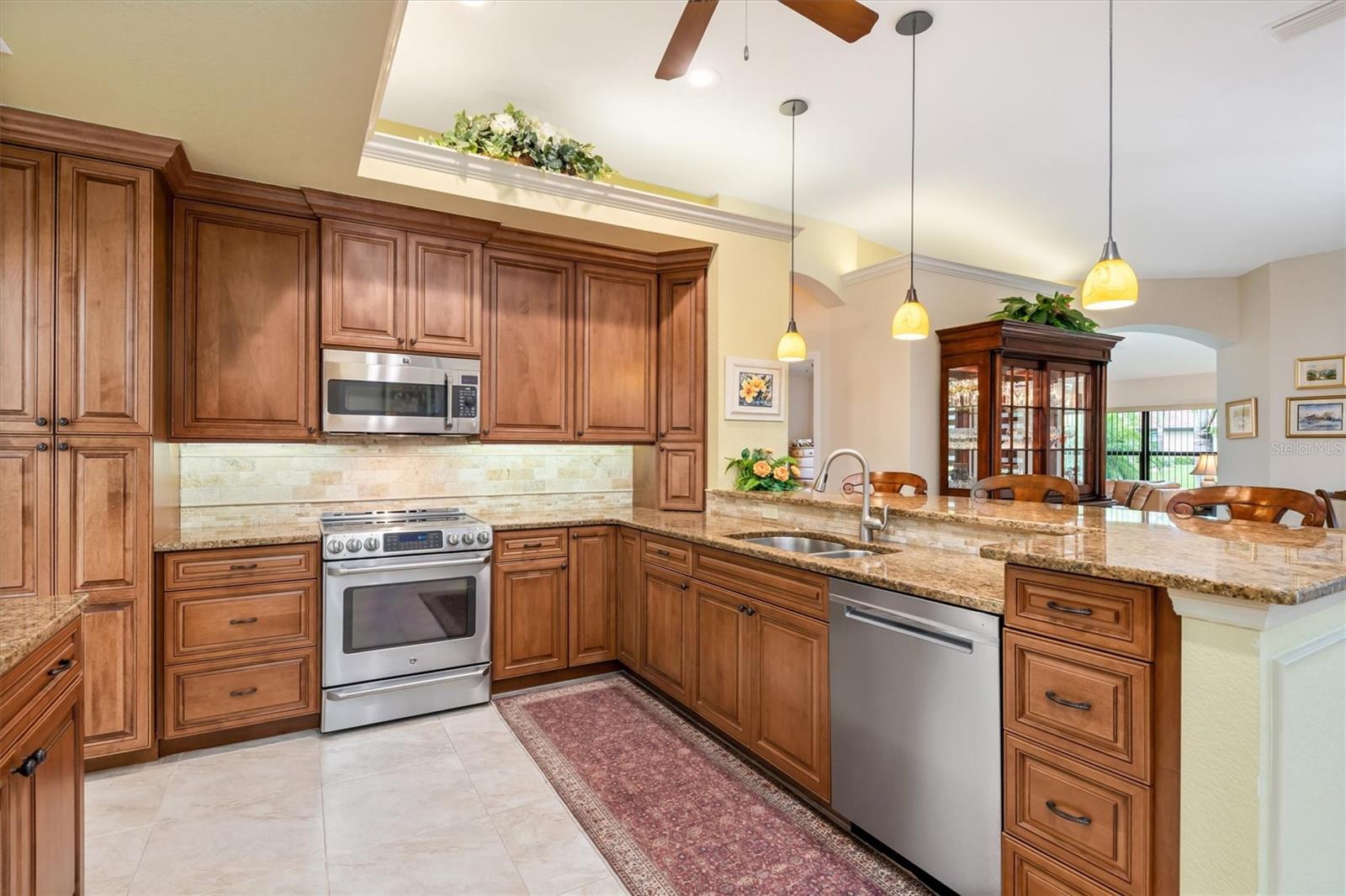 5 Medalist Pl Property Photo 3
