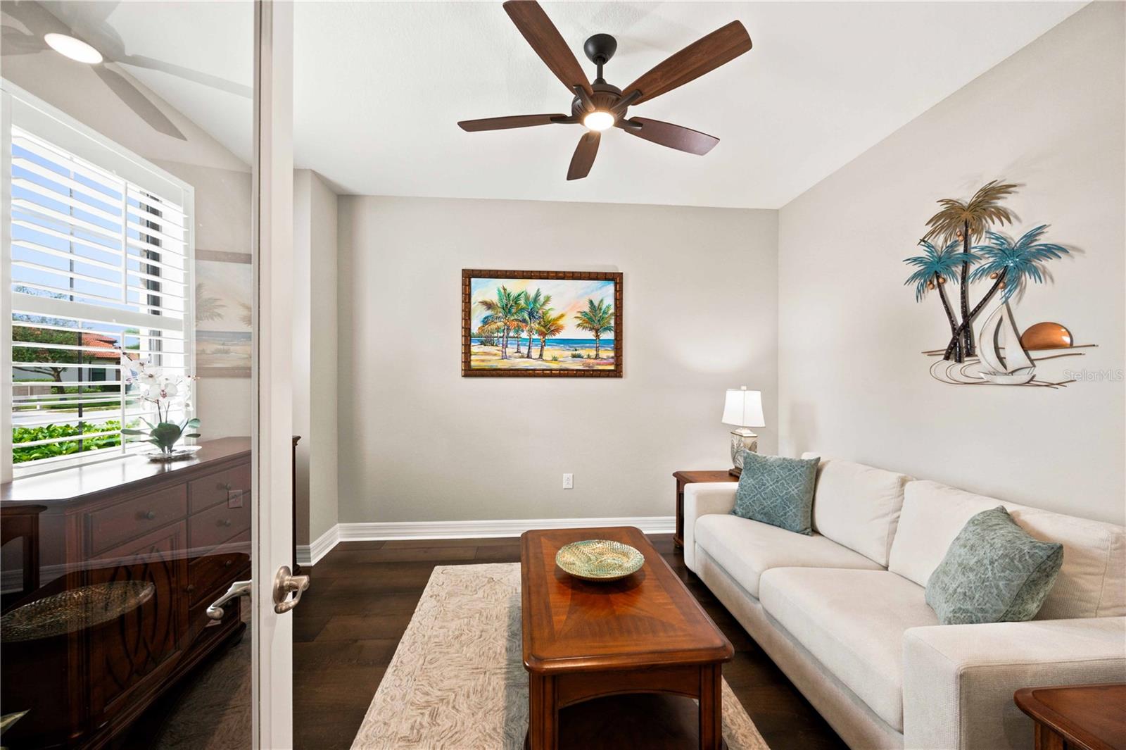23535 Waverly Cir Property Photo 6