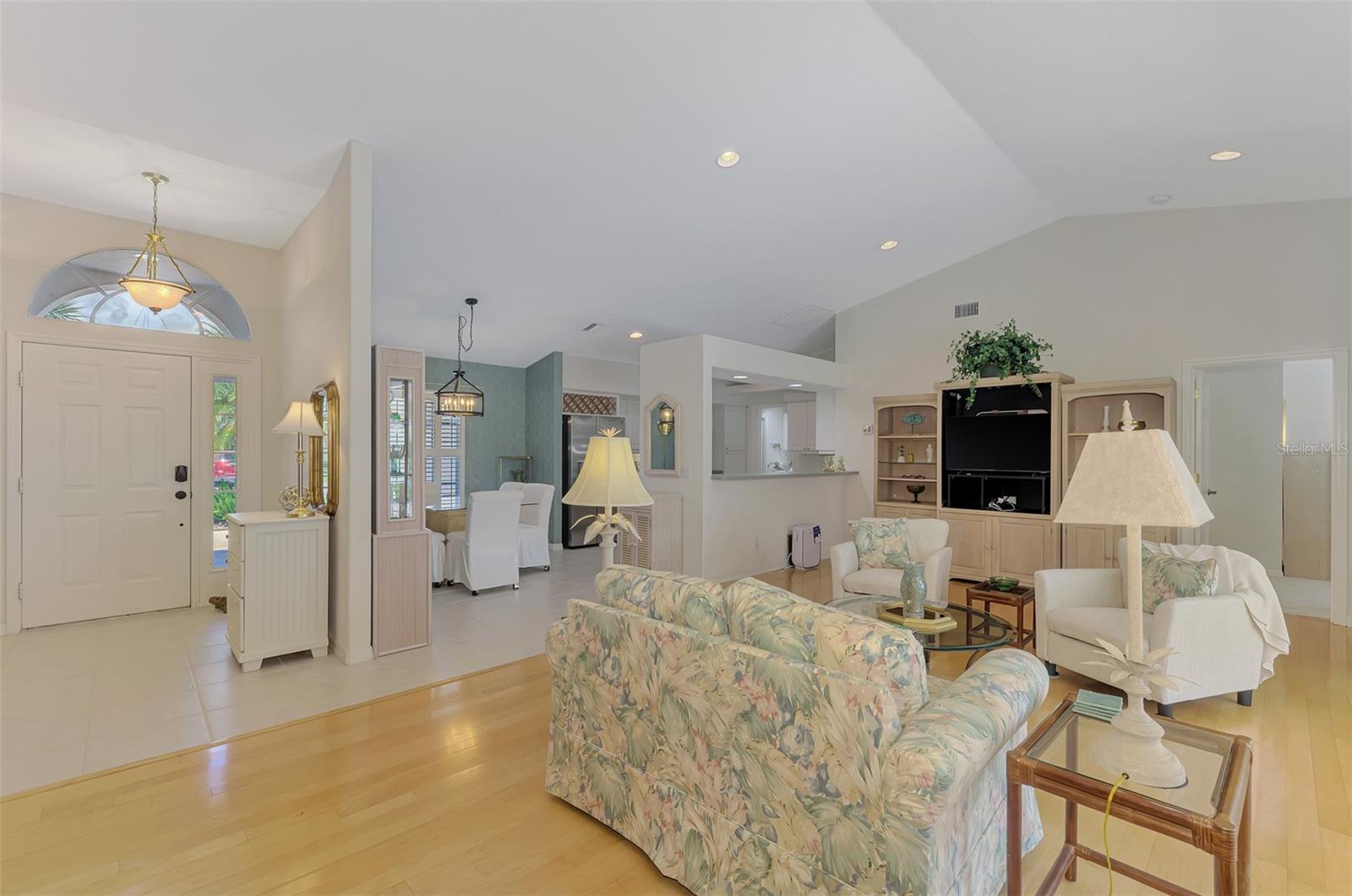 8234 Palmview Ct Property Photo 7
