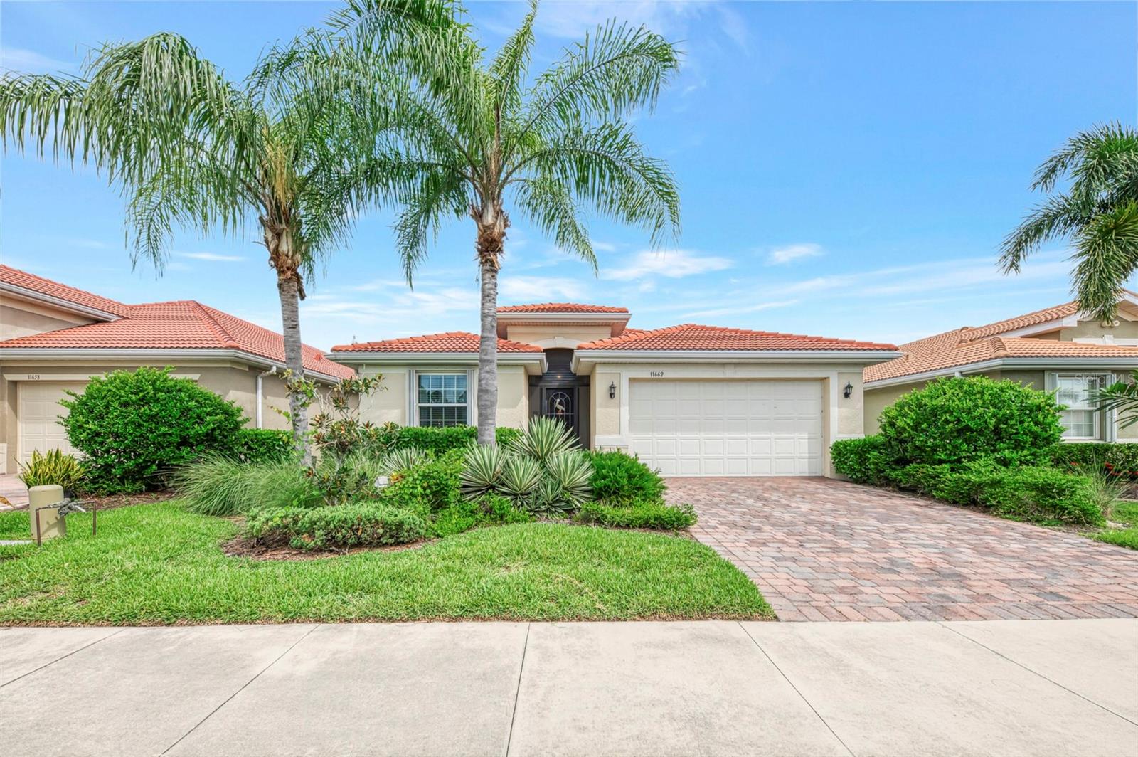 11662 Parrotfish St Property Photo 1