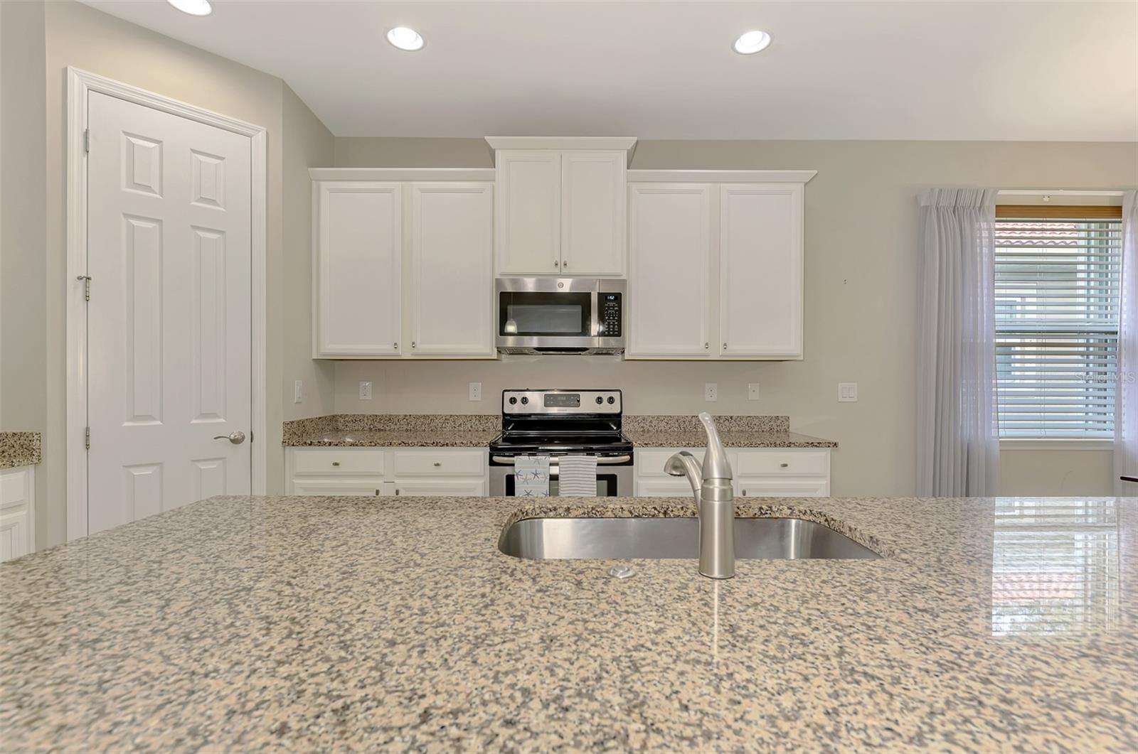11662 Parrotfish St Property Photo 21