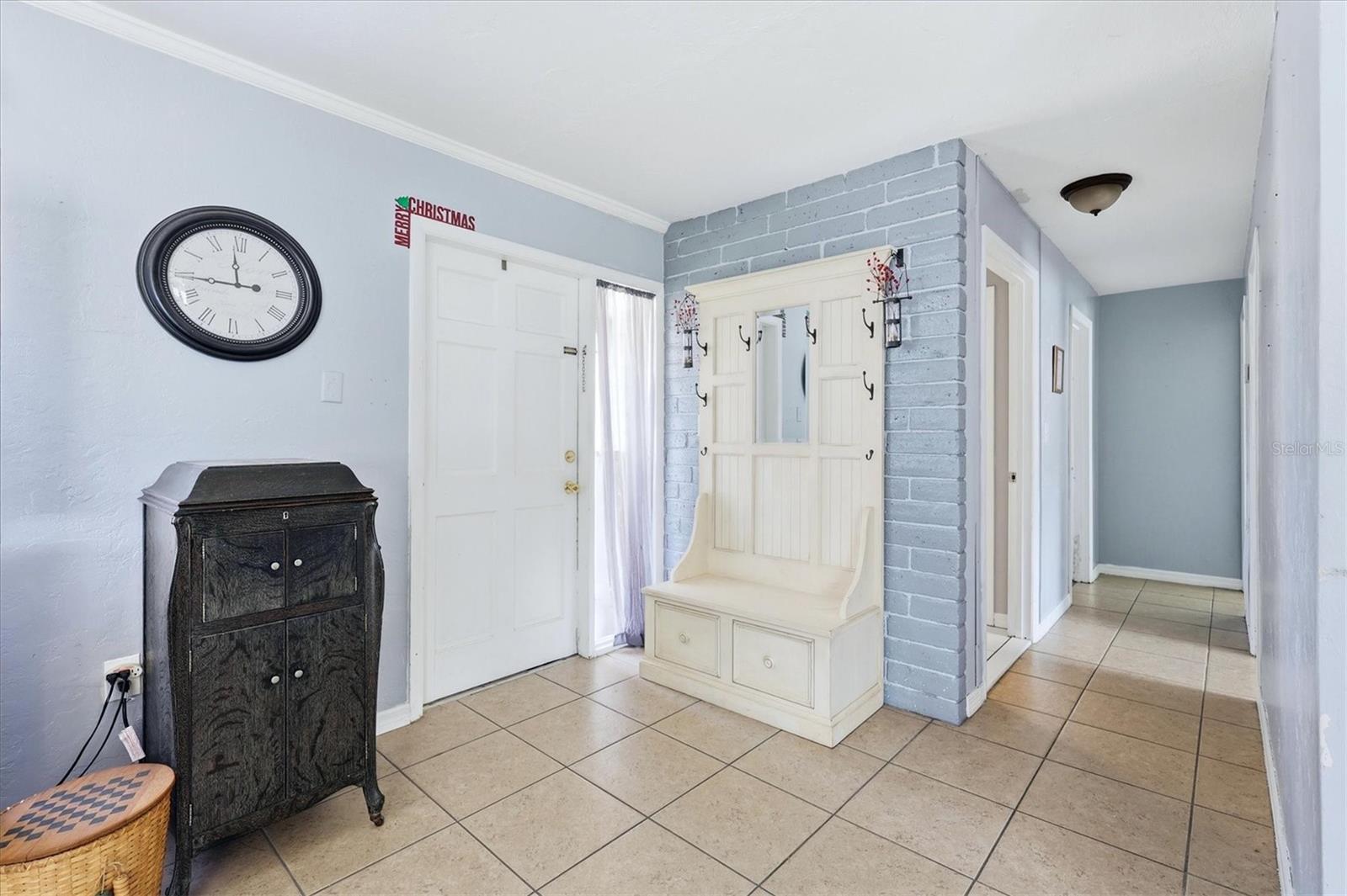 2424 Warne St Property Photo 4