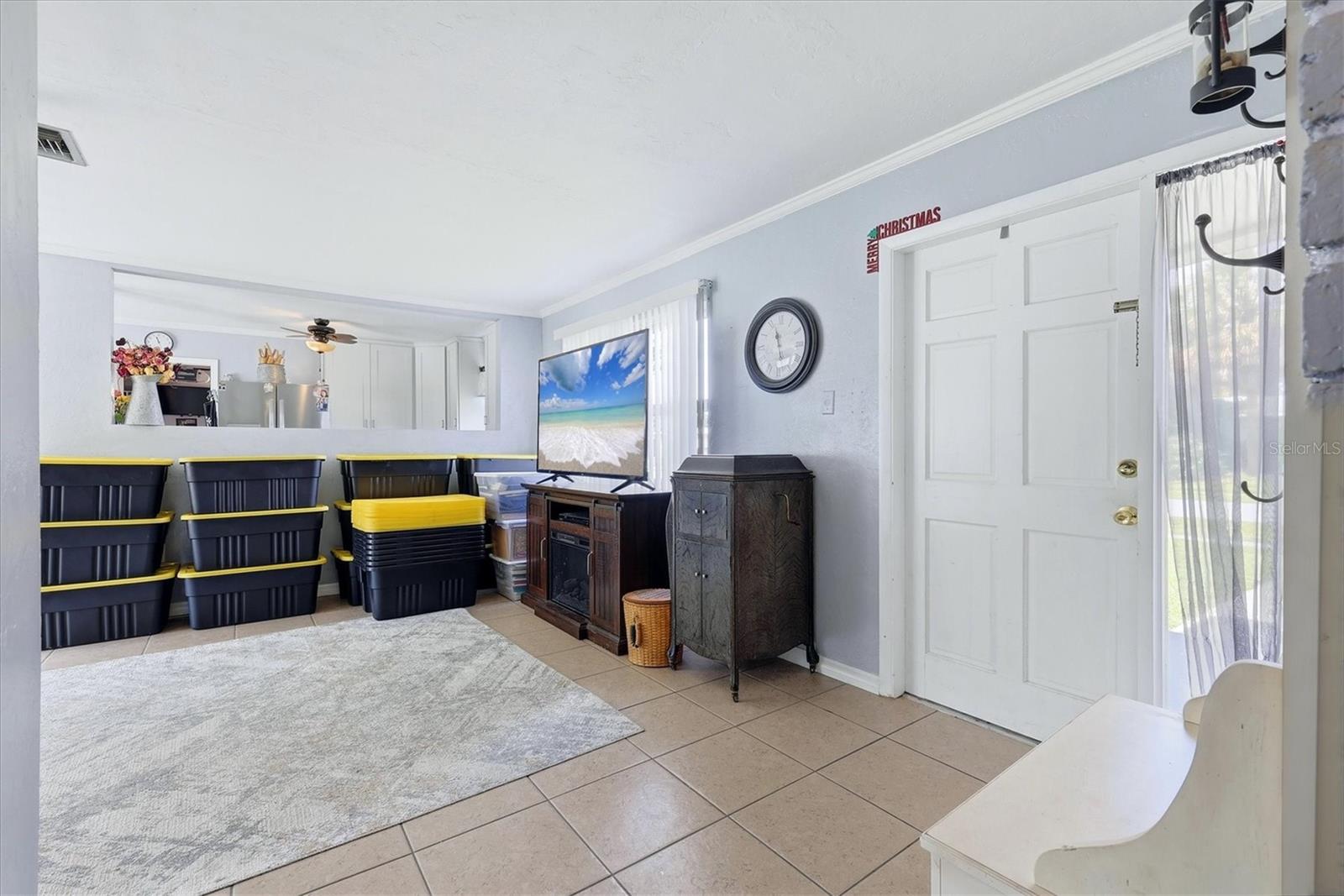 2424 Warne St Property Photo 8