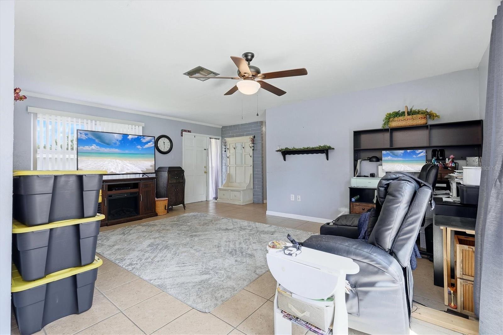 2424 Warne St Property Photo 11