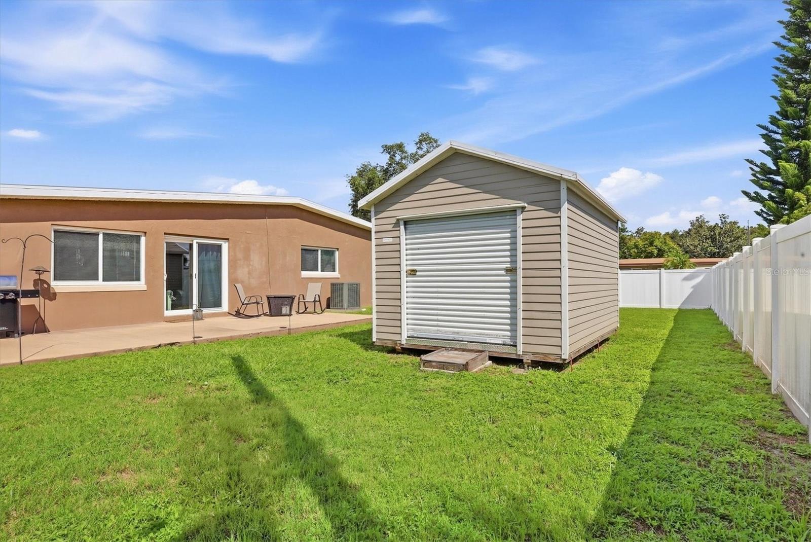 2424 Warne St Property Photo 32