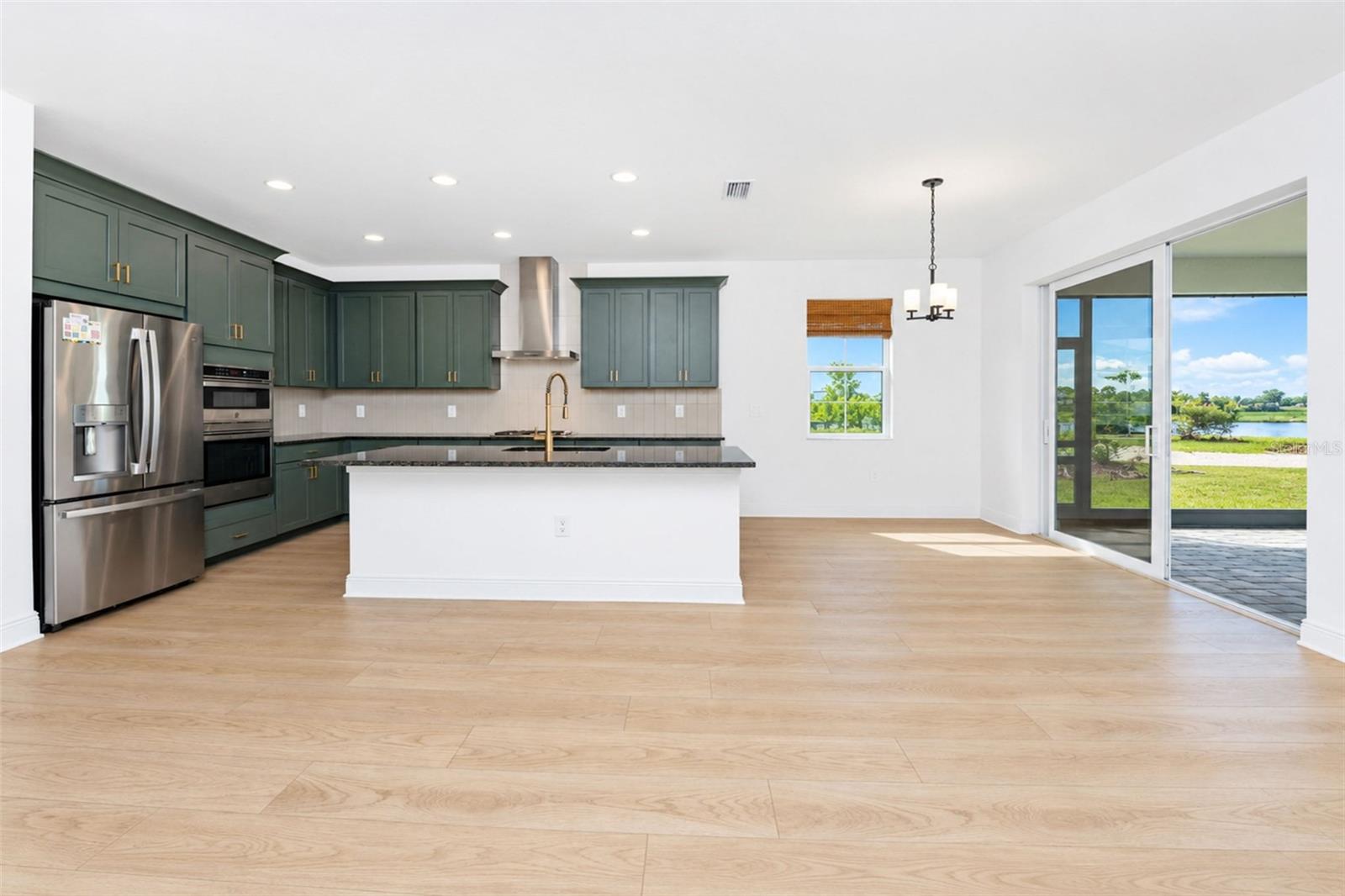 237 Vistera Blvd Property Photo 10
