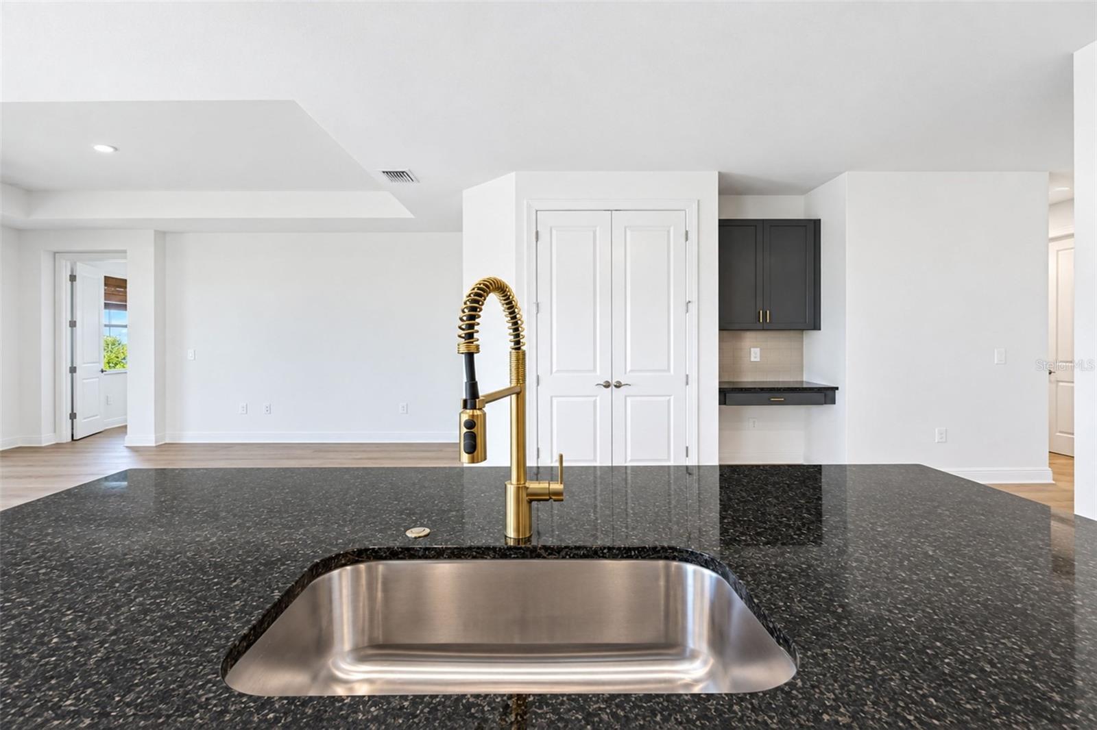 237 Vistera Blvd Property Photo 18