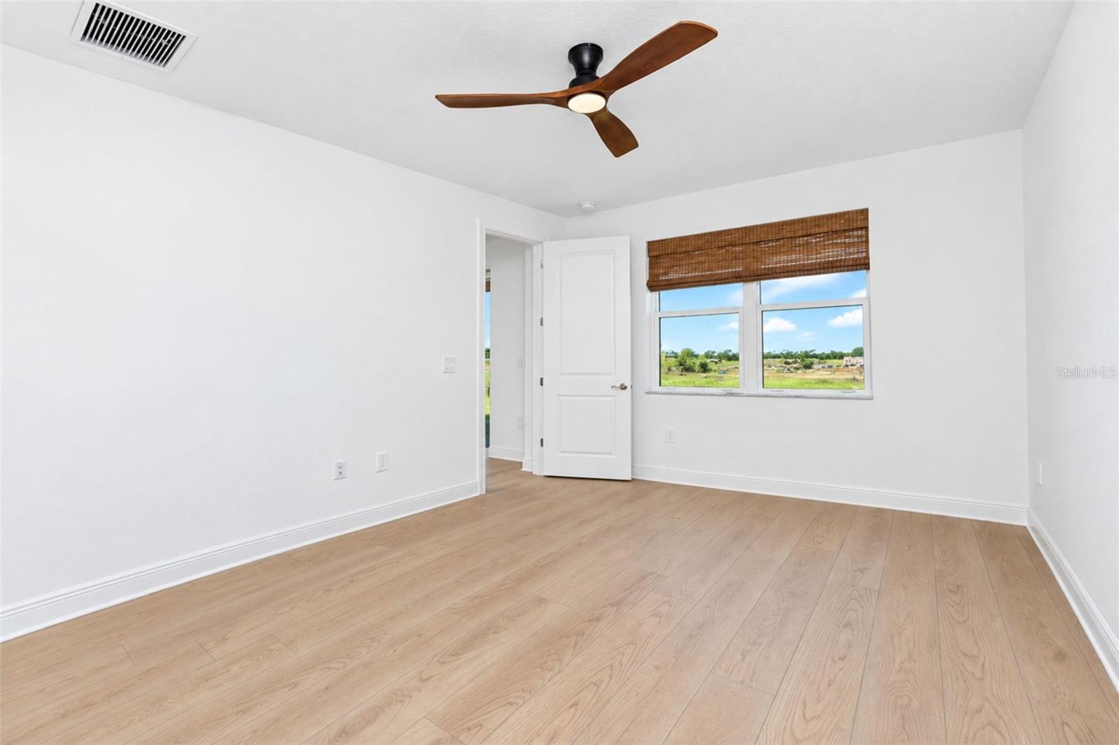 237 Vistera Blvd Property Photo 29