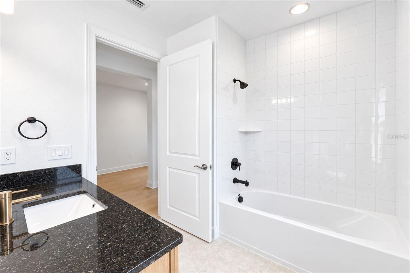 237 Vistera Blvd Property Photo 40