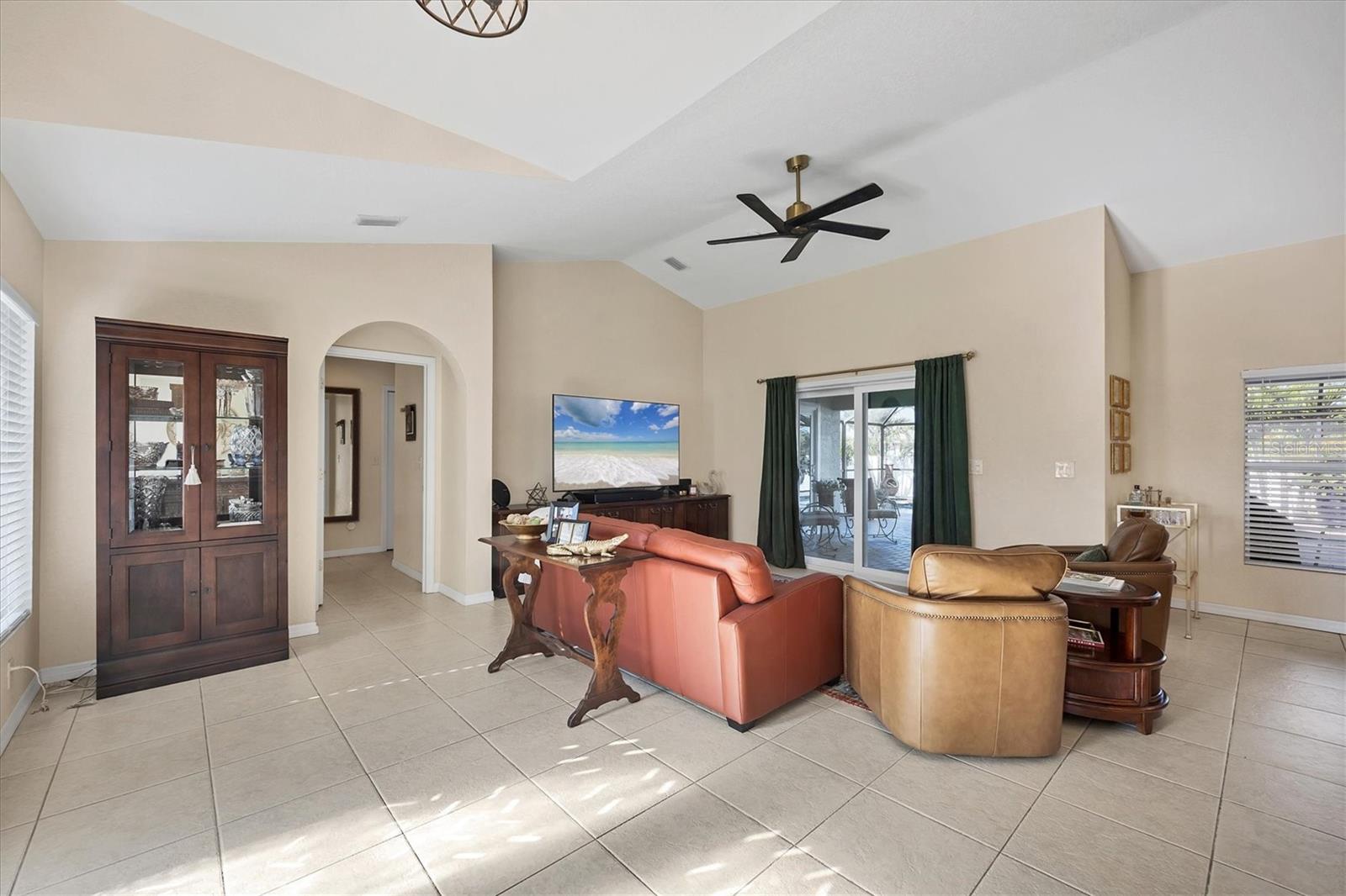 10039 Sunday Dr Property Photo 3