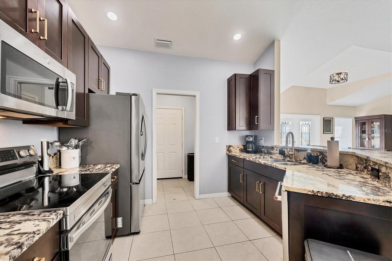 10039 Sunday Dr Property Photo 9