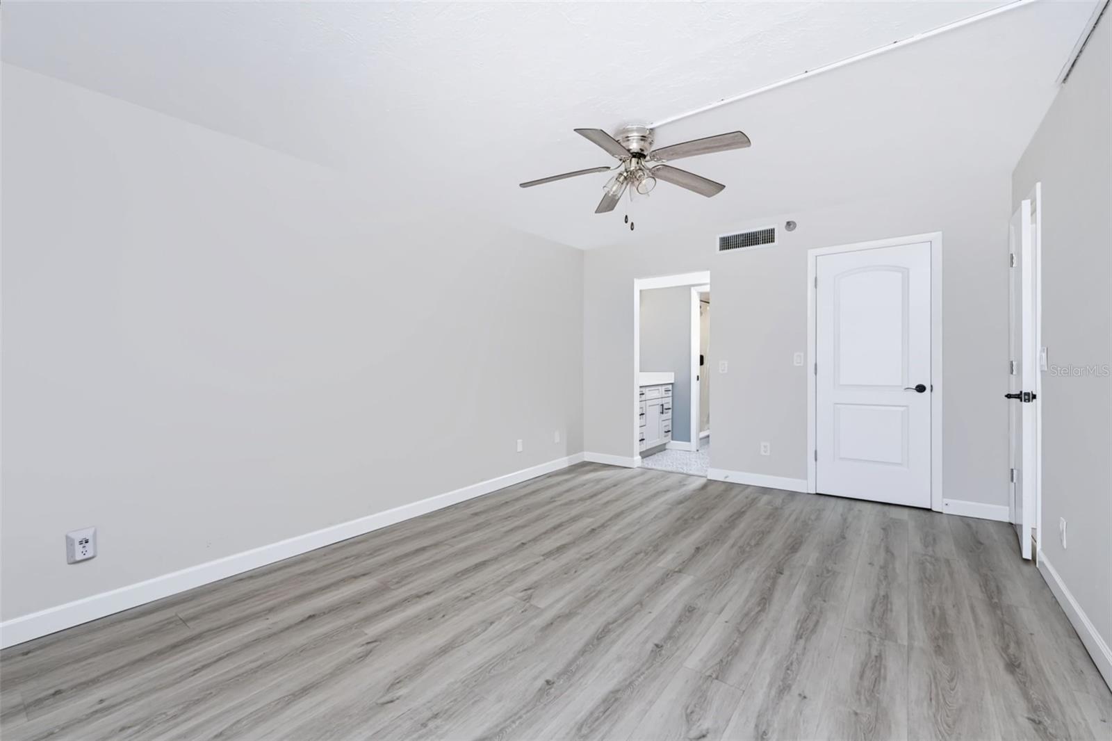 1751 Beach Rd #202 Property Photo 21