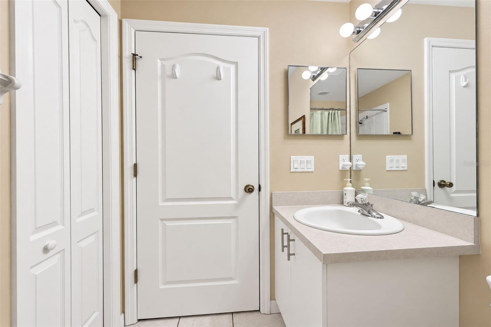 3877 Lavilla Ave Property Photo 40