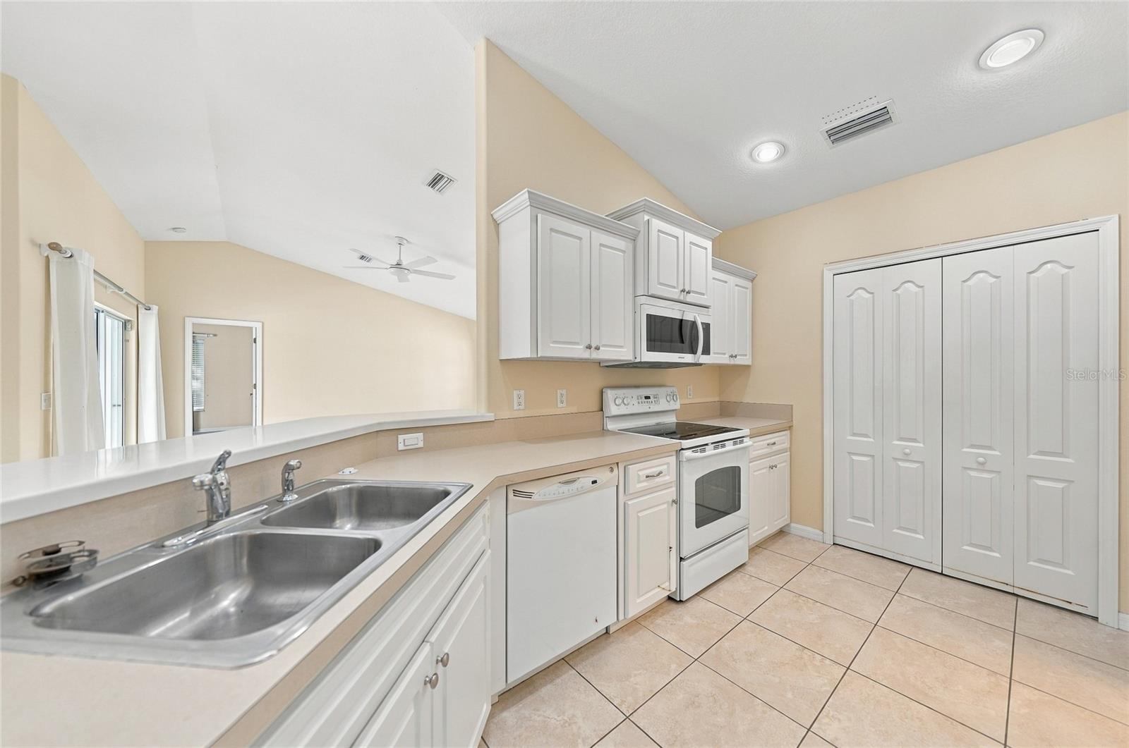 7146 Sablon Rd Property Photo 10