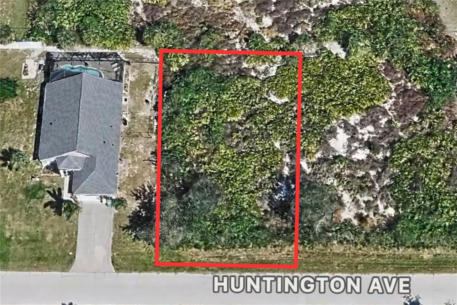 10446 HUNTINGTON AVE Property Photo 1