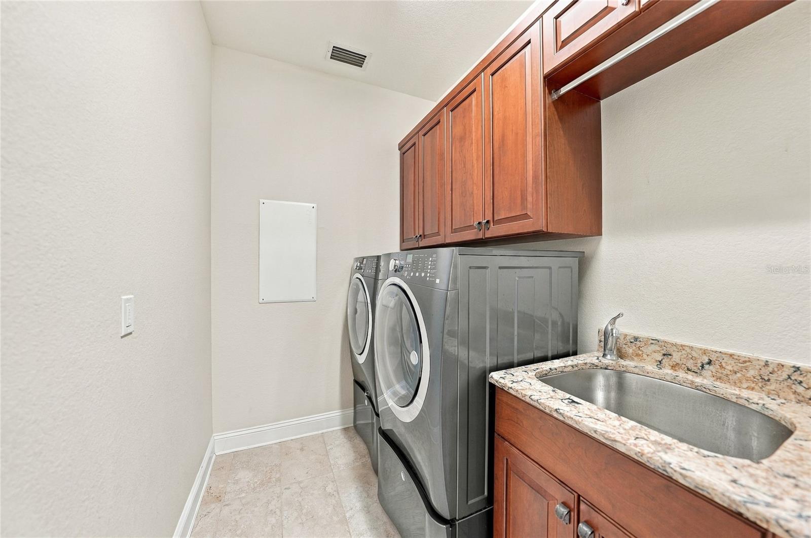 9614 Shelburne Cir Property Photo 33