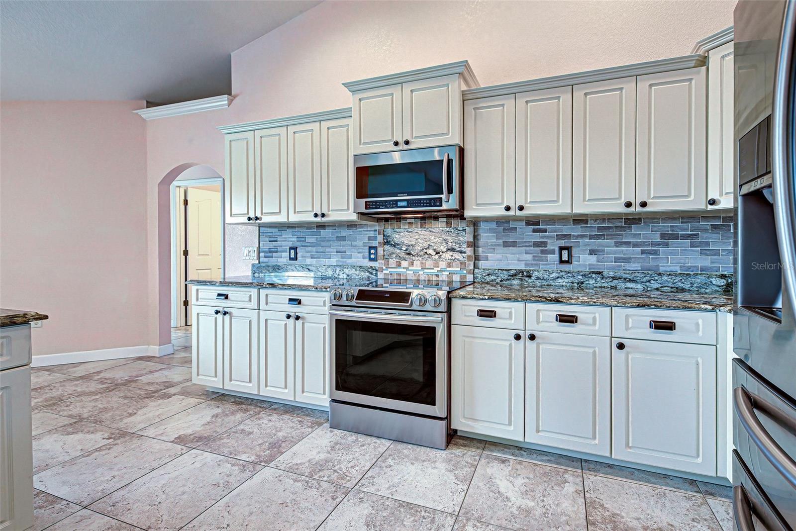 13253 Irwin Dr Property Photo 13