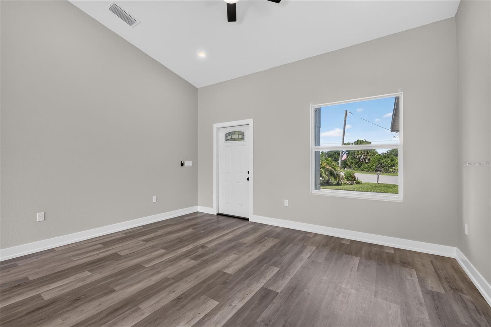 178 Green Pine Park Property Photo 4