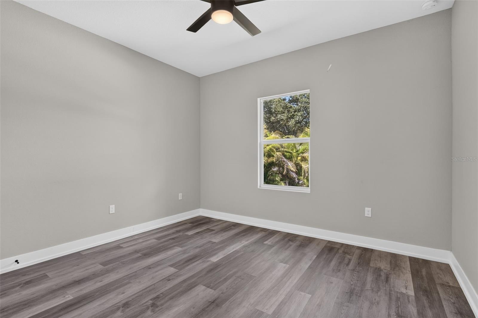 178 Green Pine Park Property Photo 15