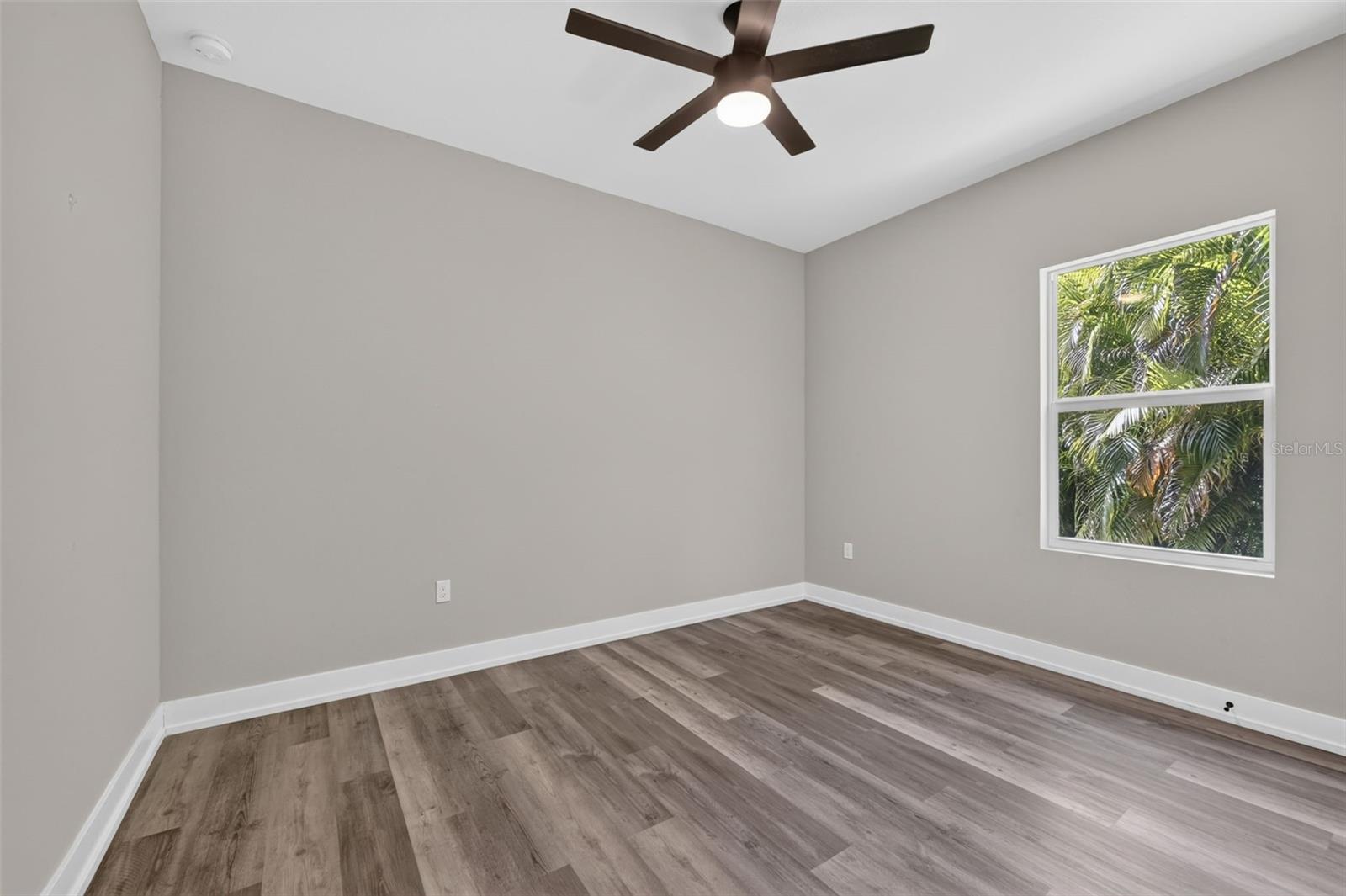 178 Green Pine Park Property Photo 17