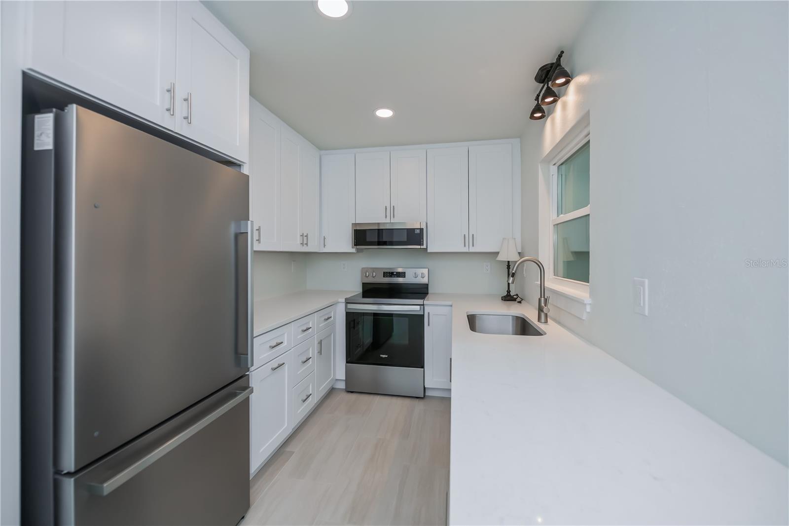 352 Oak St Property Photo 12