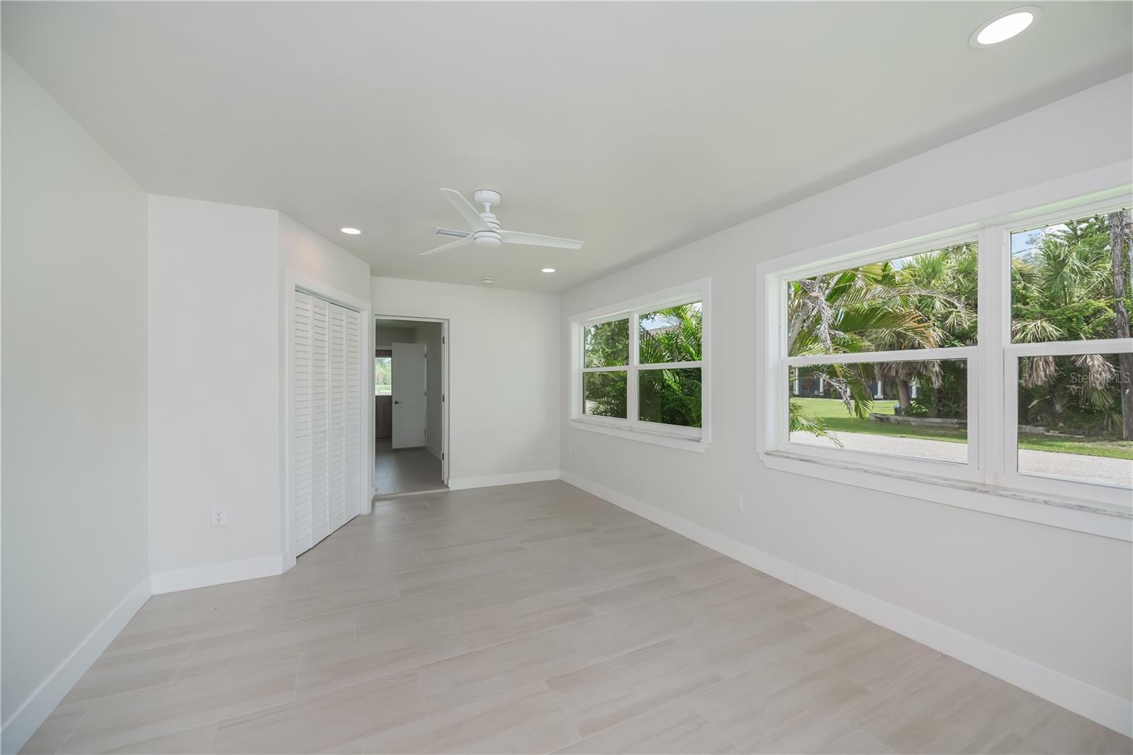 352 Oak St Property Photo 15