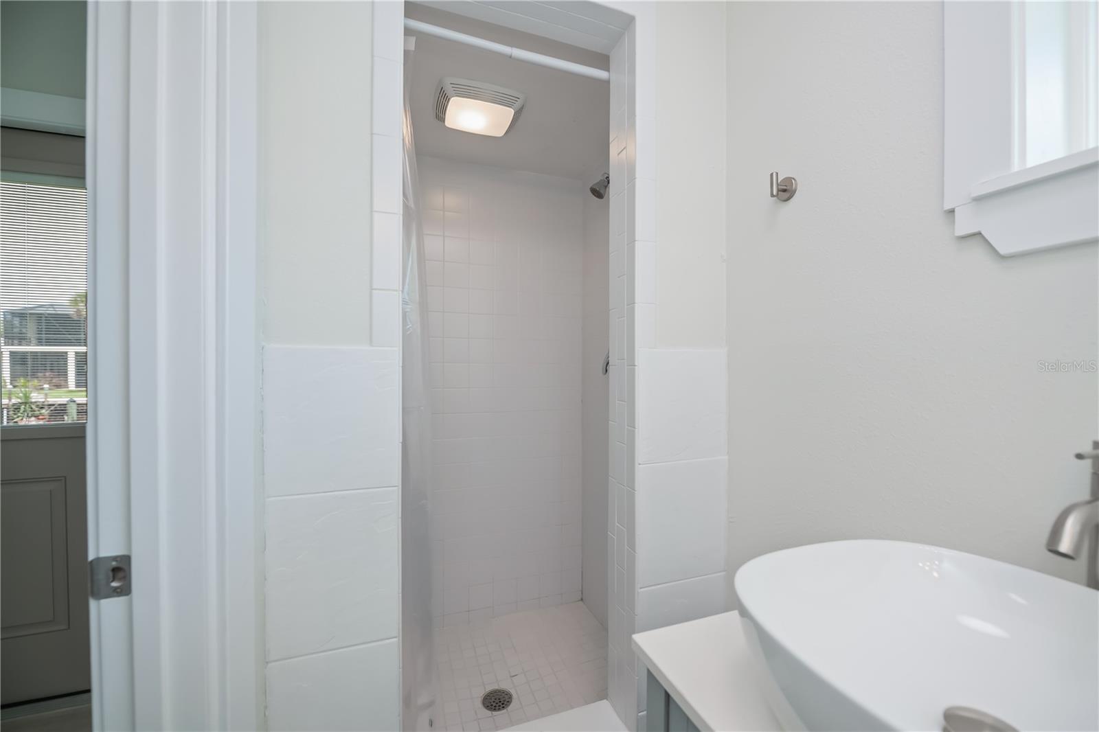 352 Oak St Property Photo 17