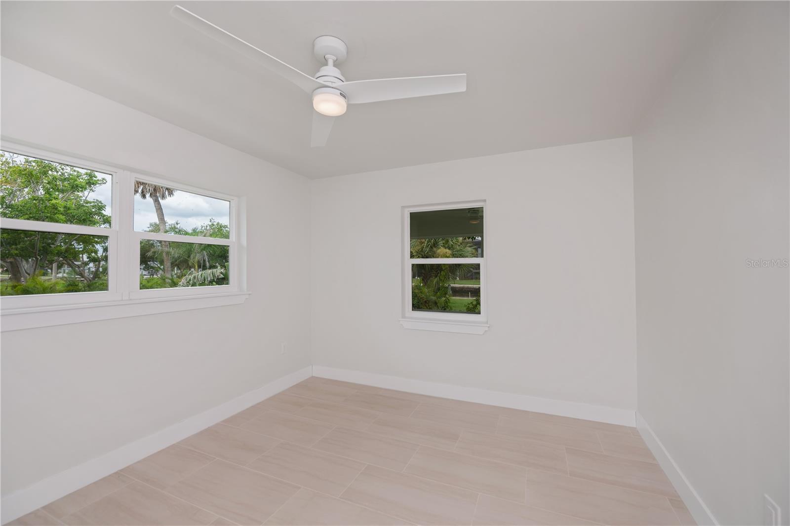 352 Oak St Property Photo 19