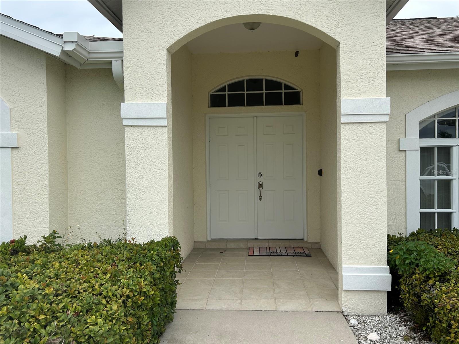 435 Rotonda Cir Property Photo 3