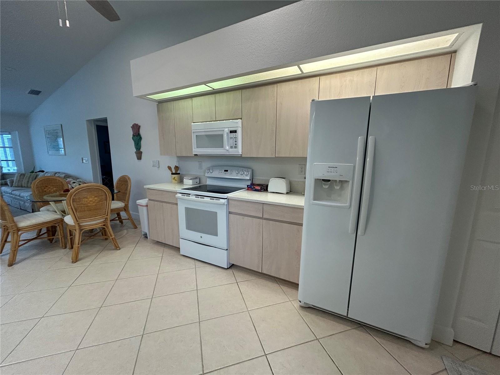 435 Rotonda Cir Property Photo 8
