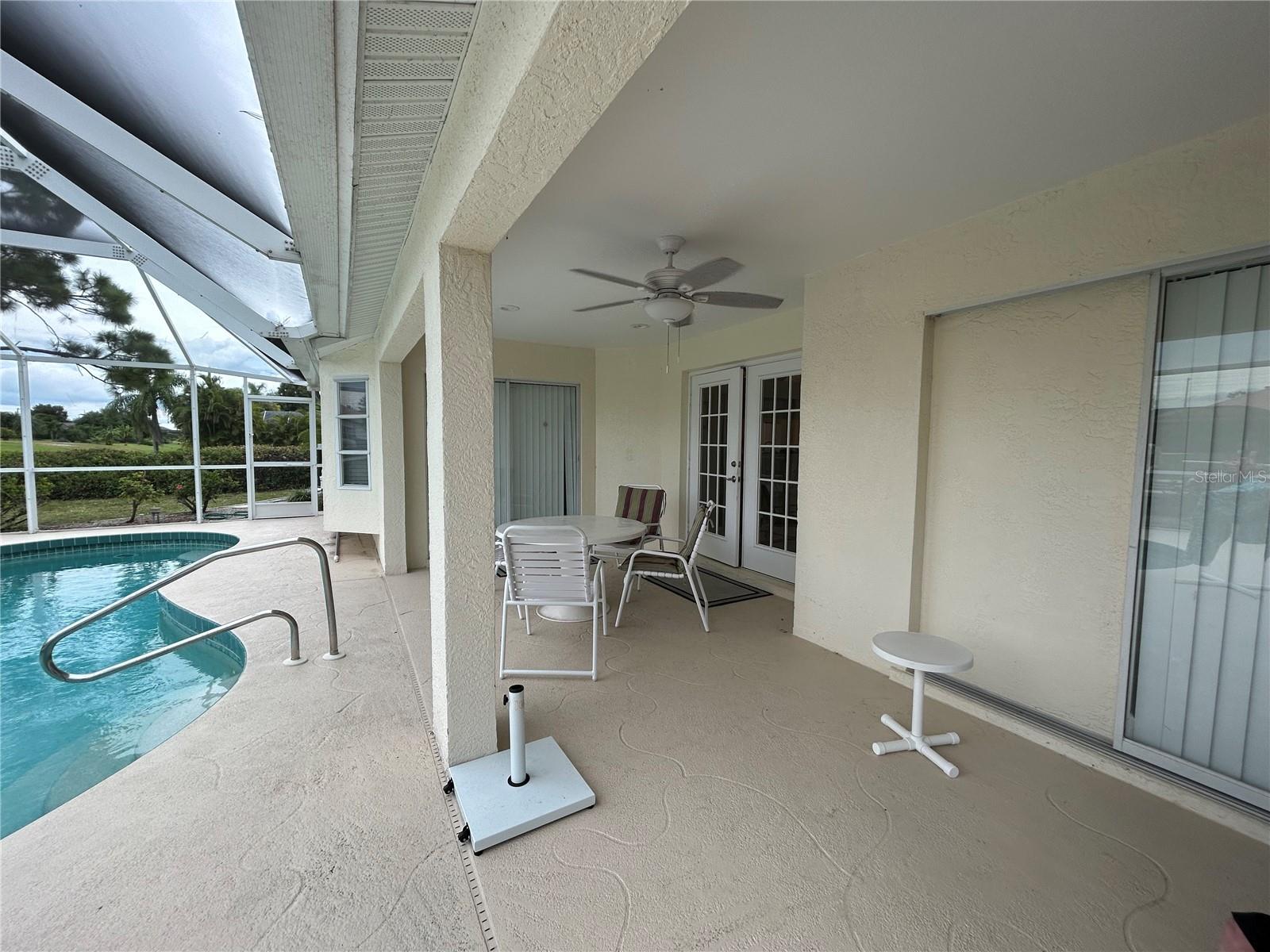 435 Rotonda Cir Property Photo 15