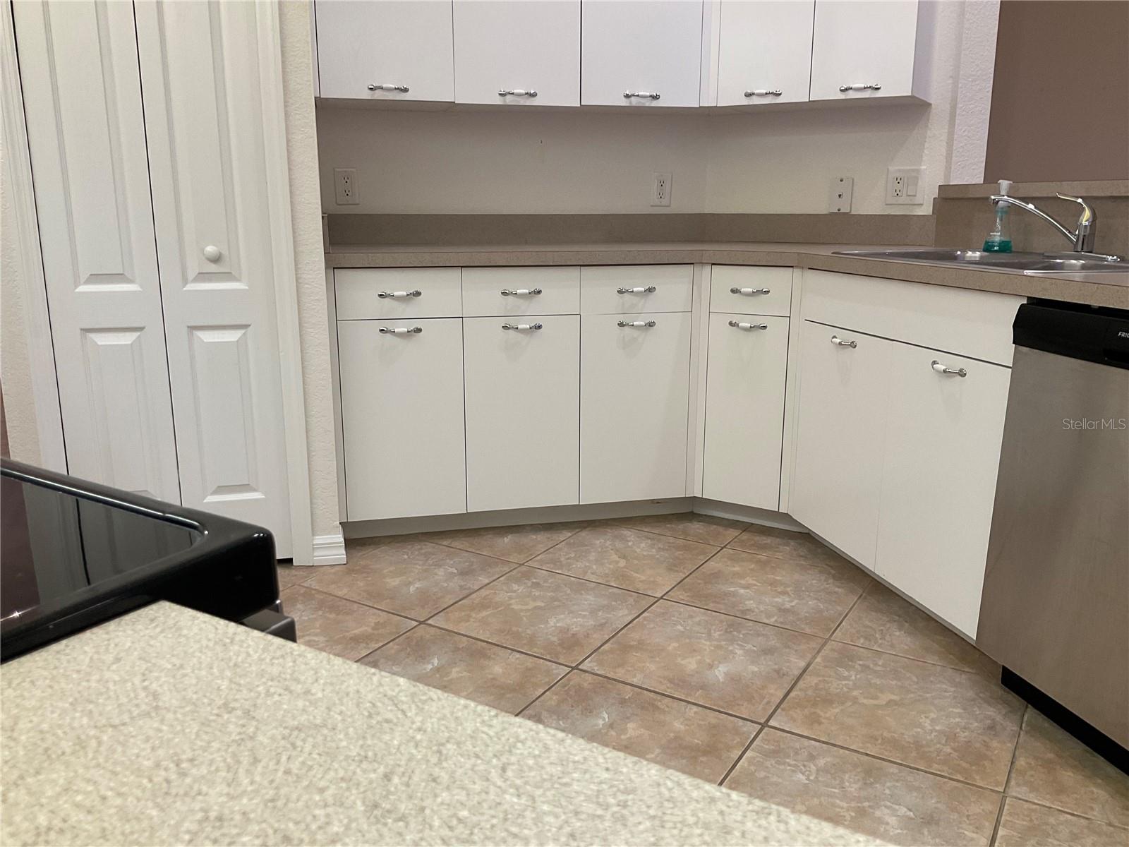 178 Rotonda Blvd W #3 Property Photo 3