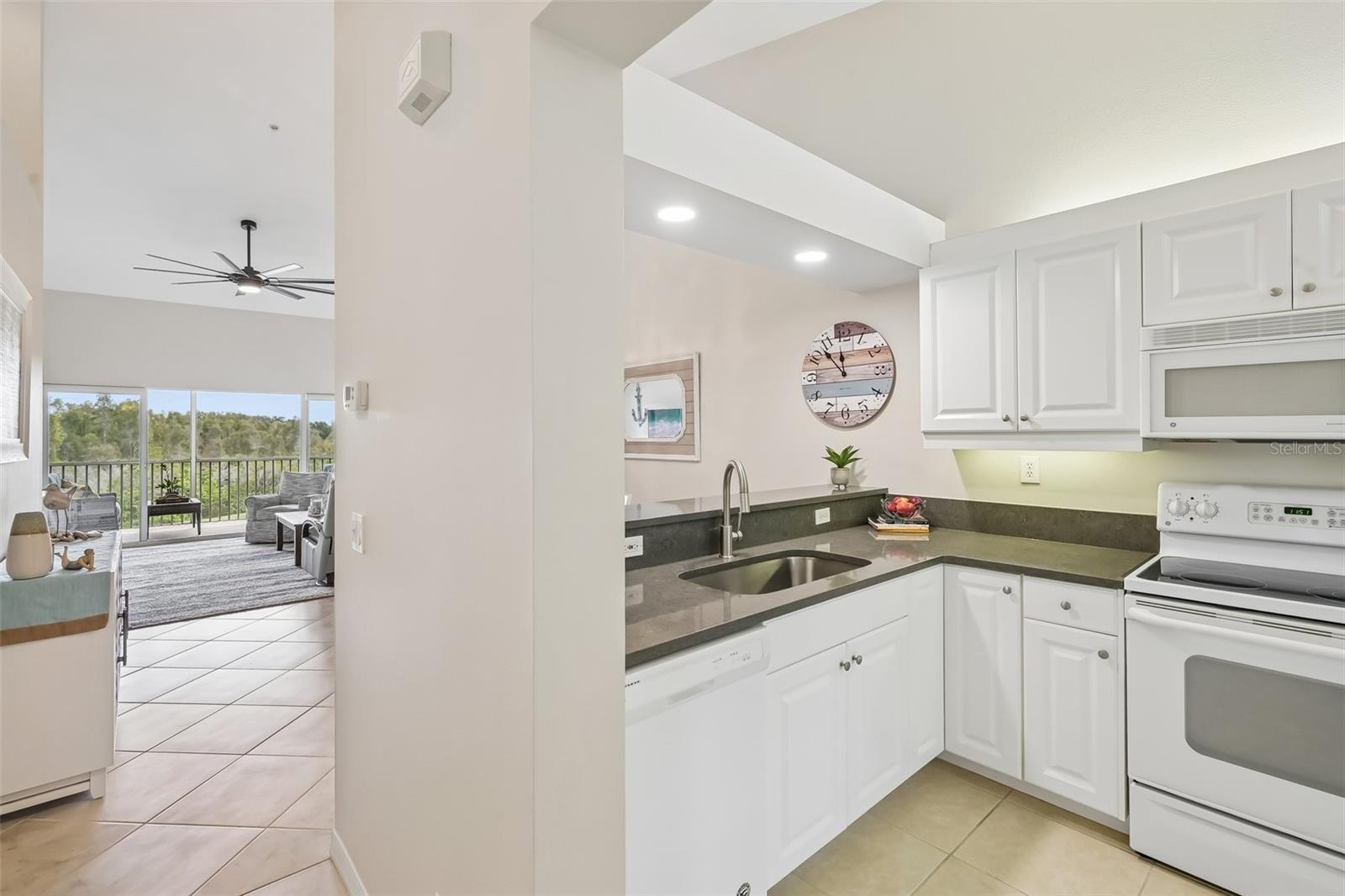 412 Sunset Lake Blvd #202 Property Photo 17