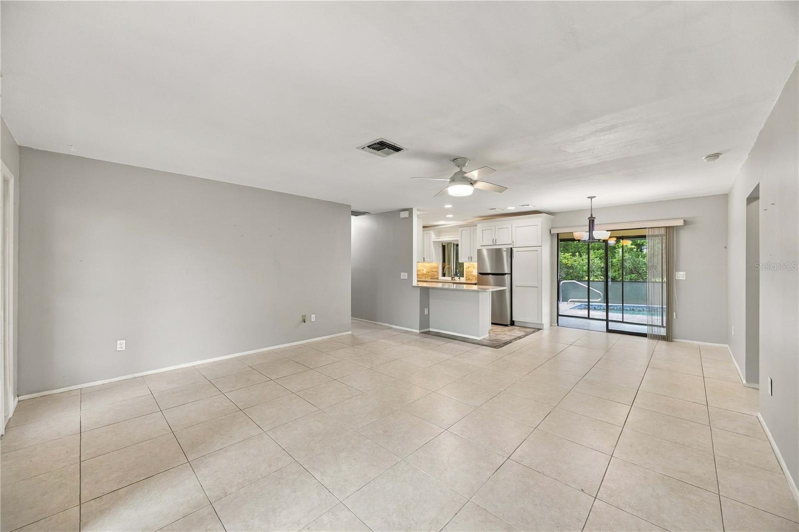 2903 Roma Ct Property Photo 4