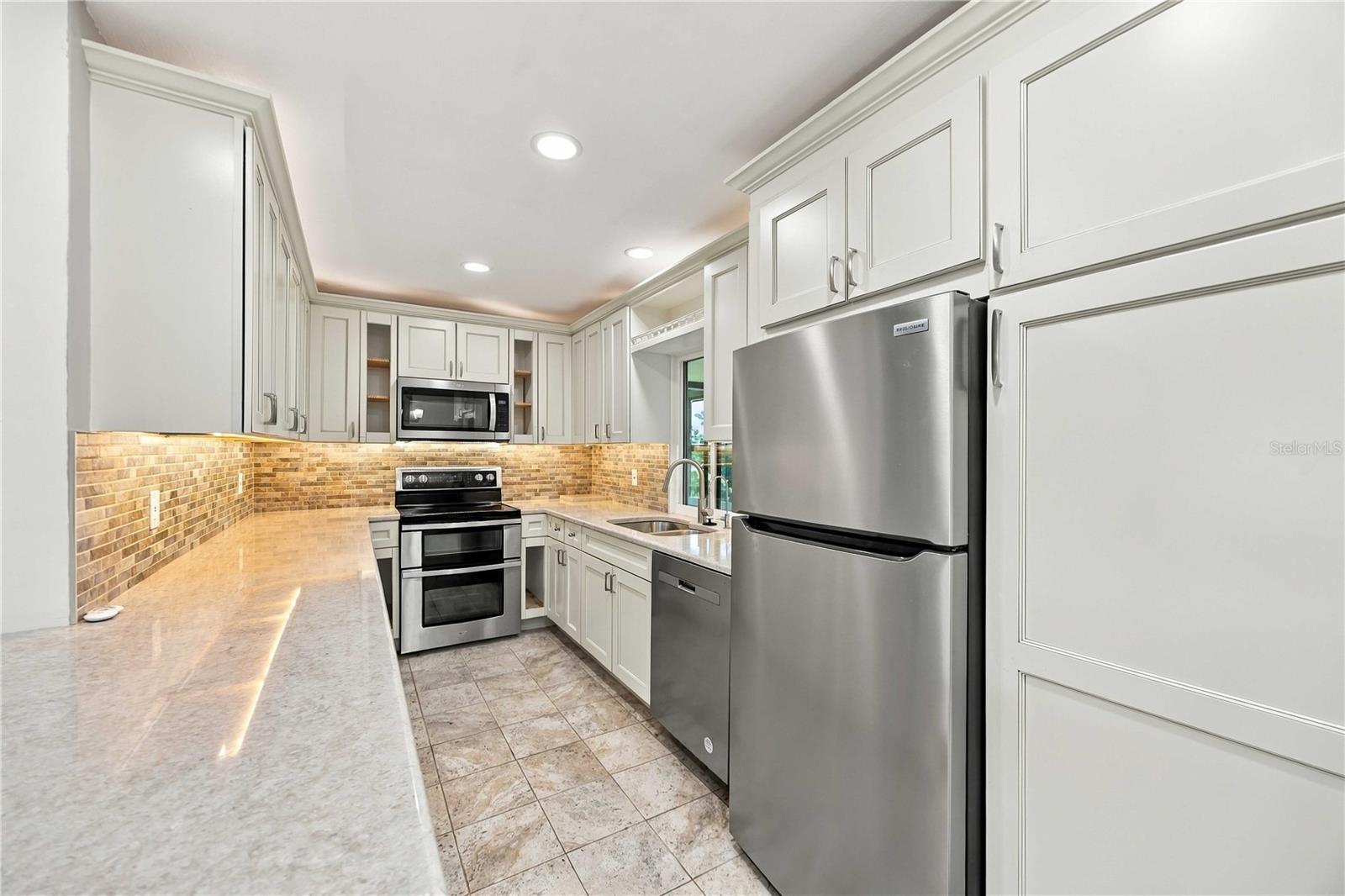 2903 Roma Ct Property Photo 11