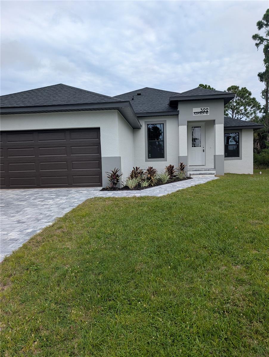 322 Albatross Rd Property Photo 1