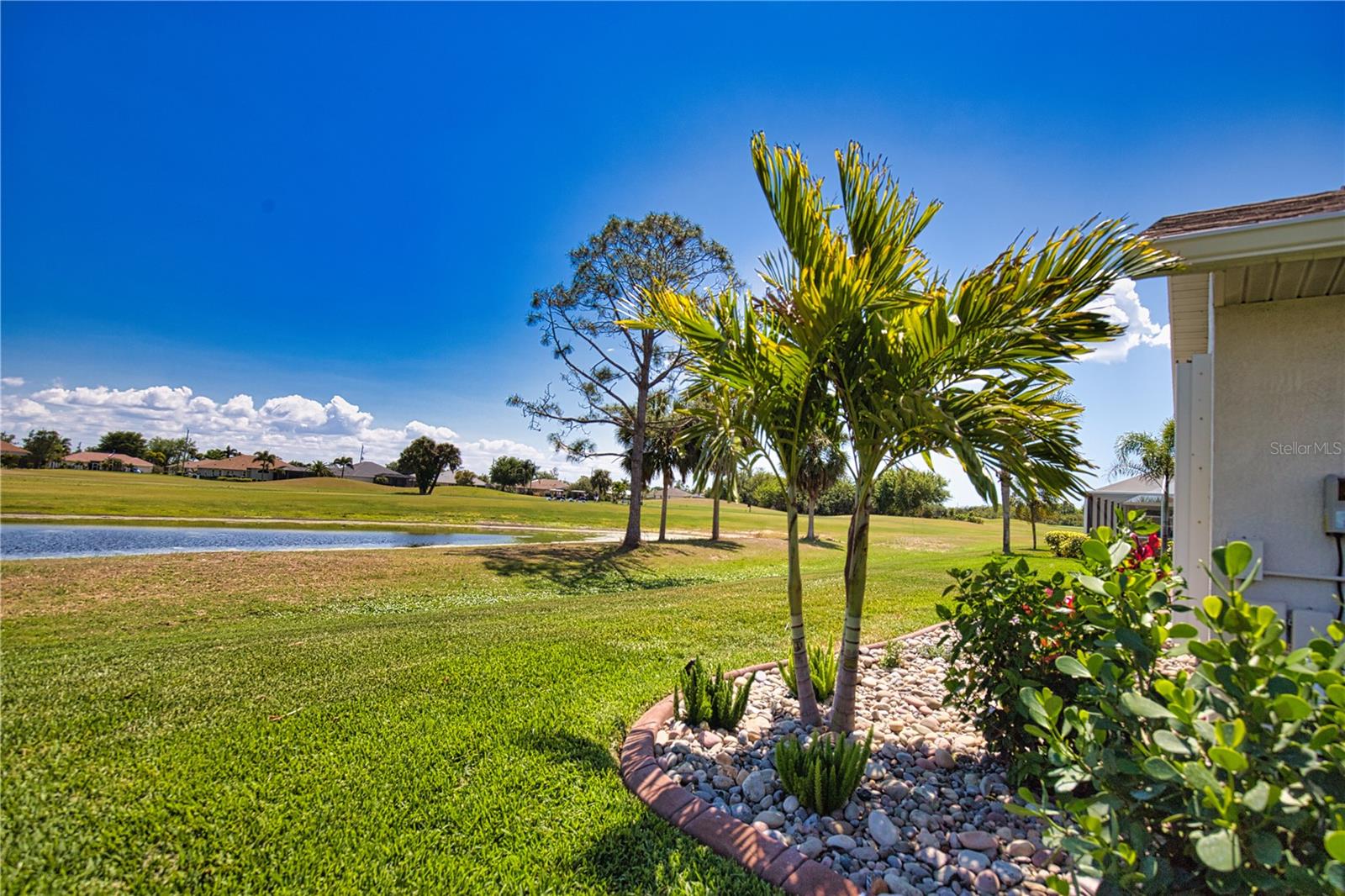 22 Medalist Ct Property Photo 4