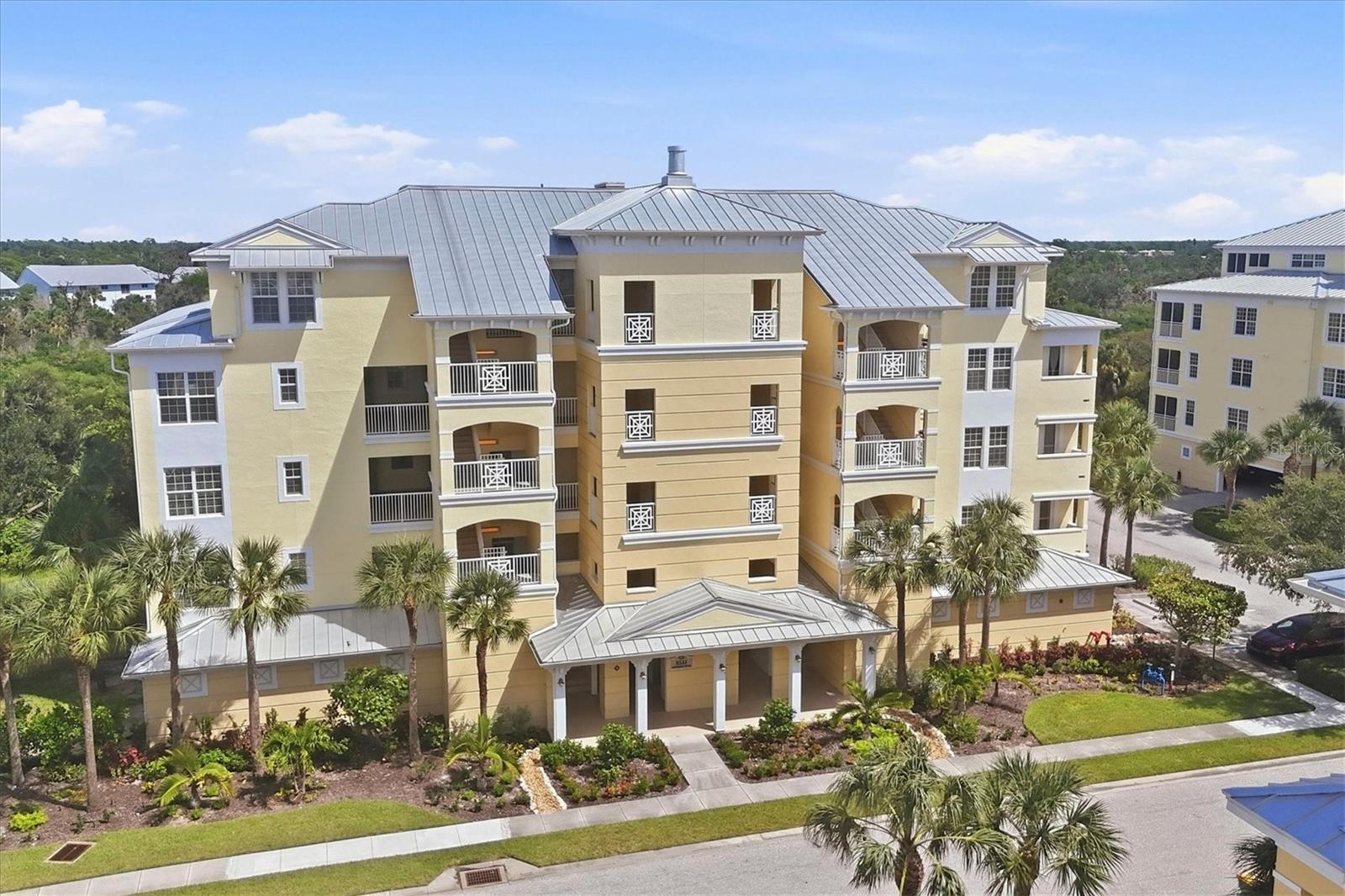 8541 AMBERJACK CIR #104 Property Photo 1