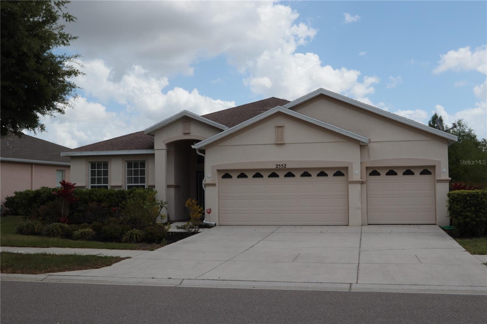 2552 HOBBLEBRUSH DR Property Photo 1