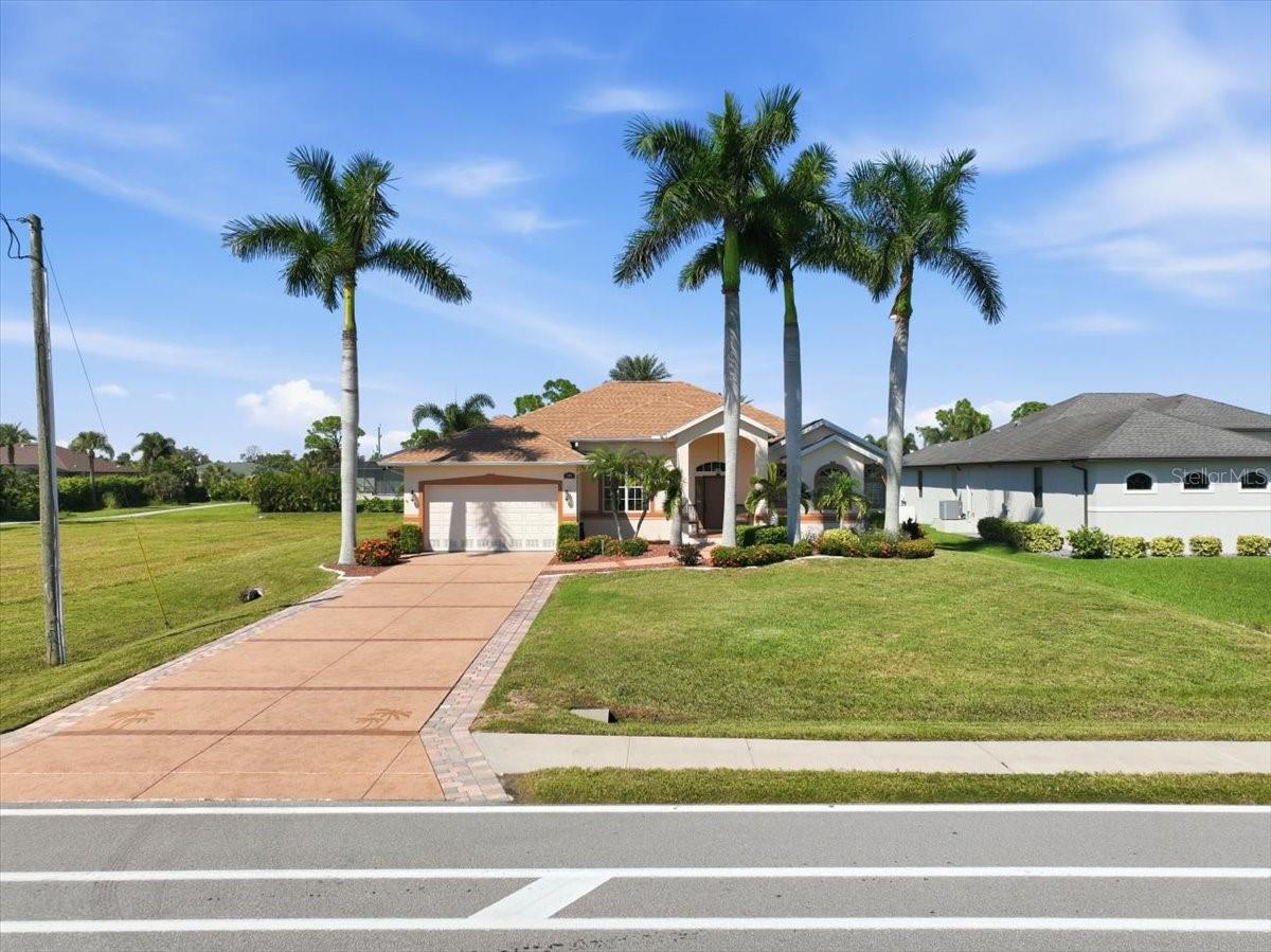 185 Rotonda Blvd E Property Photo 3