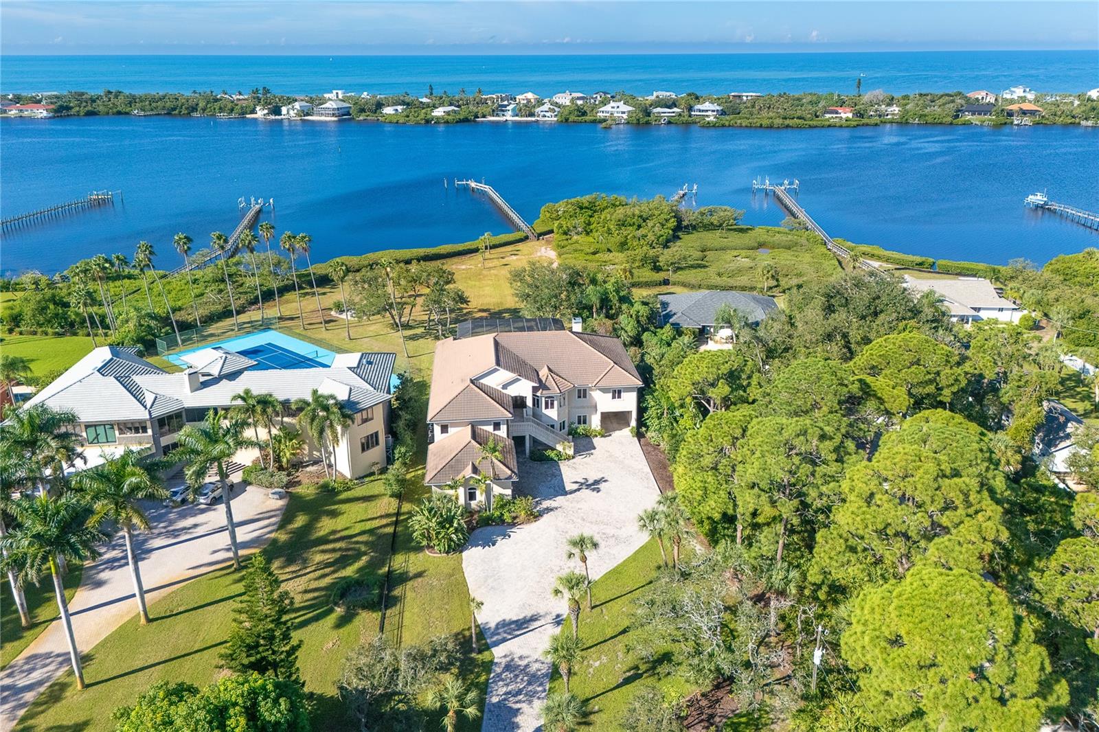 1930 Bayshore Dr Property Photo